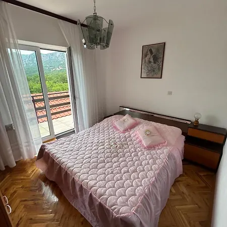 Apartment App 2 2 *