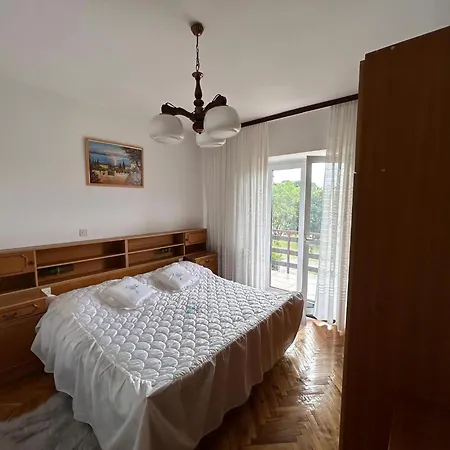 App 2 2 * Crikvenica