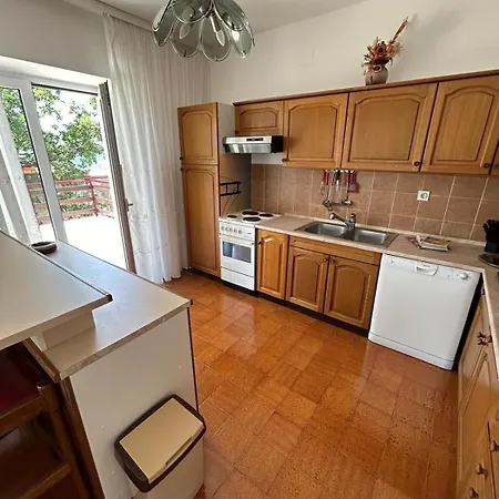 App 2 2 Apartment
