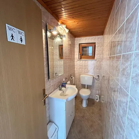 Apartment App 2 2 *