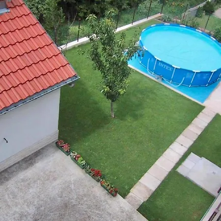 Apartment App 2 2 *