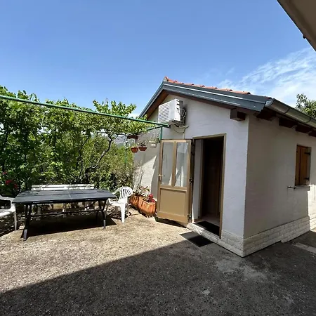 App 2 2 Apartment